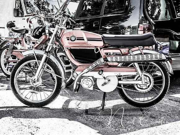 Montpon Classic Cars & Bikes Autojumble.-1440