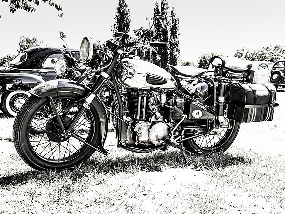 Montpon Classic Cars & Bikes Autojumble.-1441