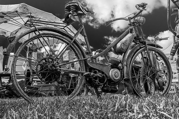 Vehicules Anciens Montpon -2102-2