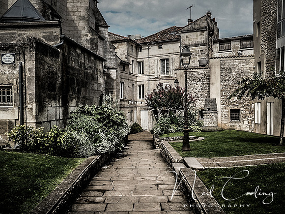 Angouleme-9250035-2